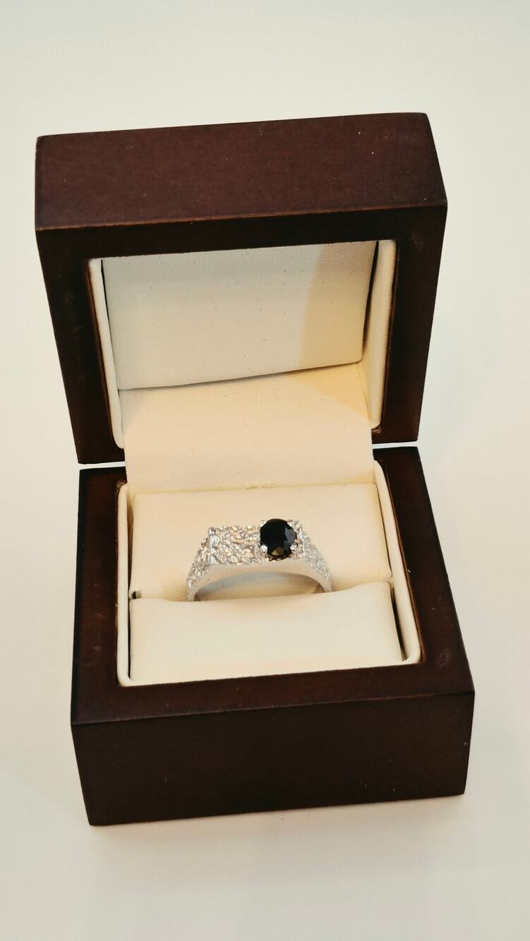 Vintage Sterling Silver Black Sapphire Statement Ring Size 10 Textured 4.7g